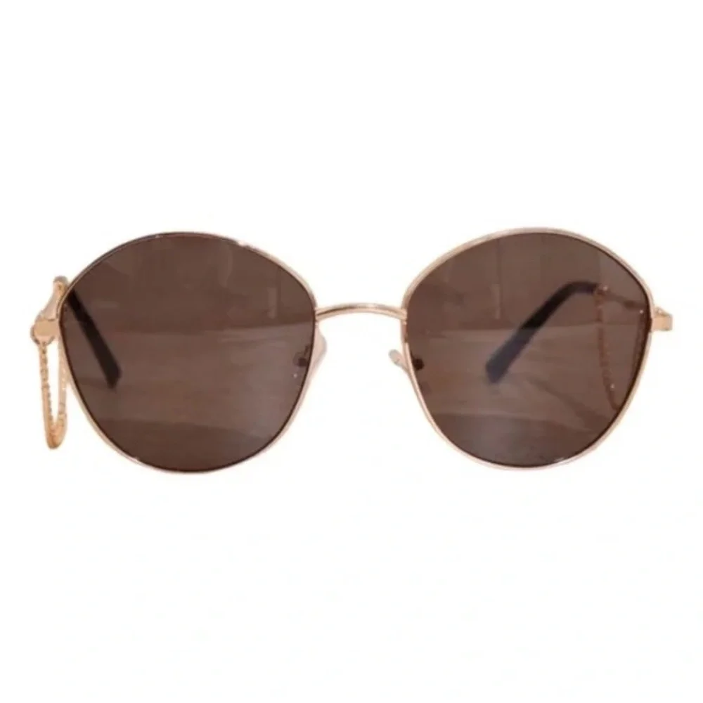 1194 NWT PrettyLittleThing Dangle Chain Round Frame Sunglasses – One Size – Gold